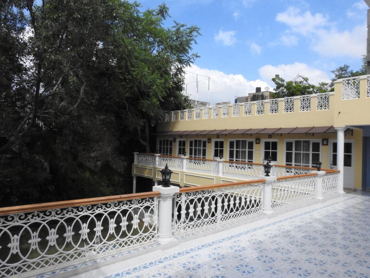 Hotel Jai Niwas Джайпур Екстериор снимка
