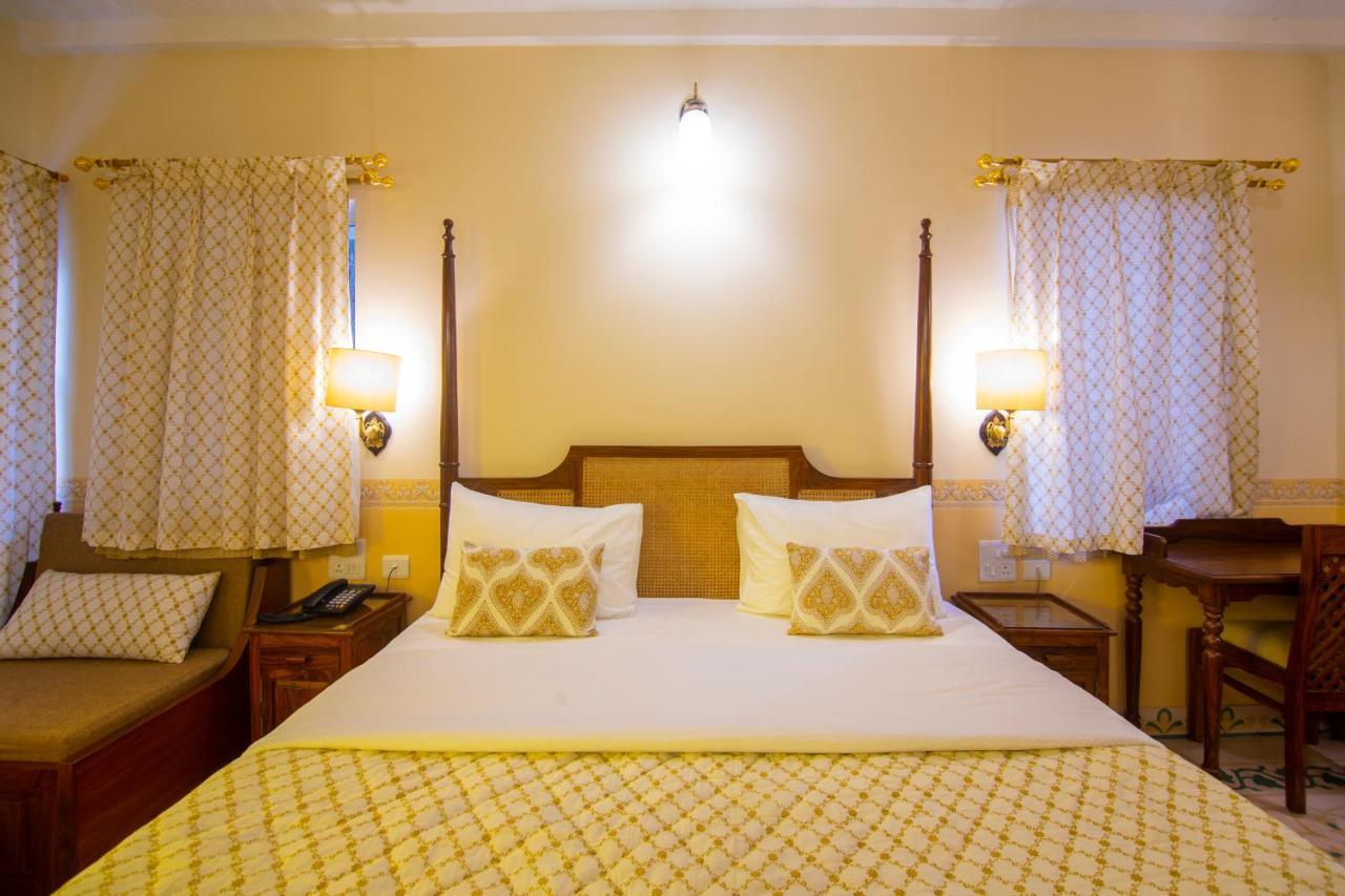 Hotel Jai Niwas Джайпур Екстериор снимка