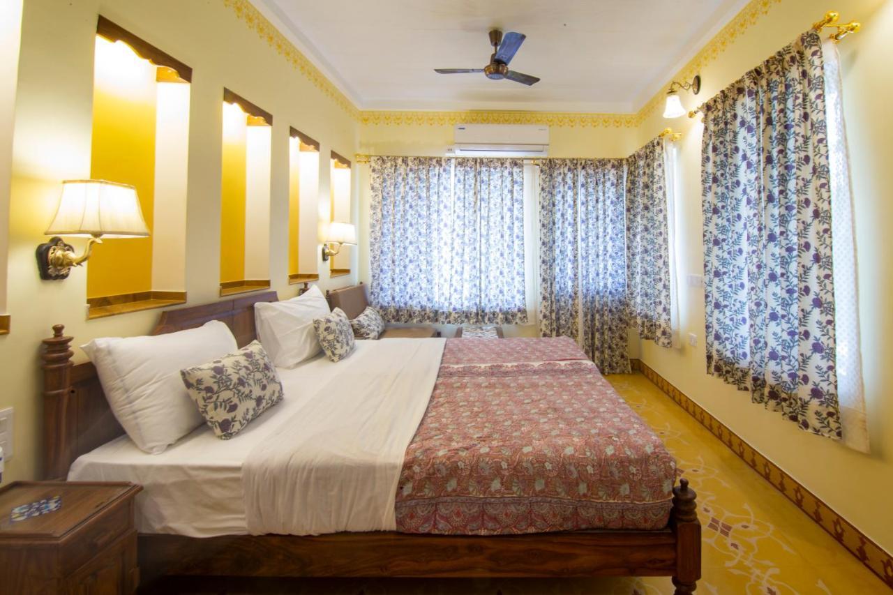 Hotel Jai Niwas Джайпур Екстериор снимка
