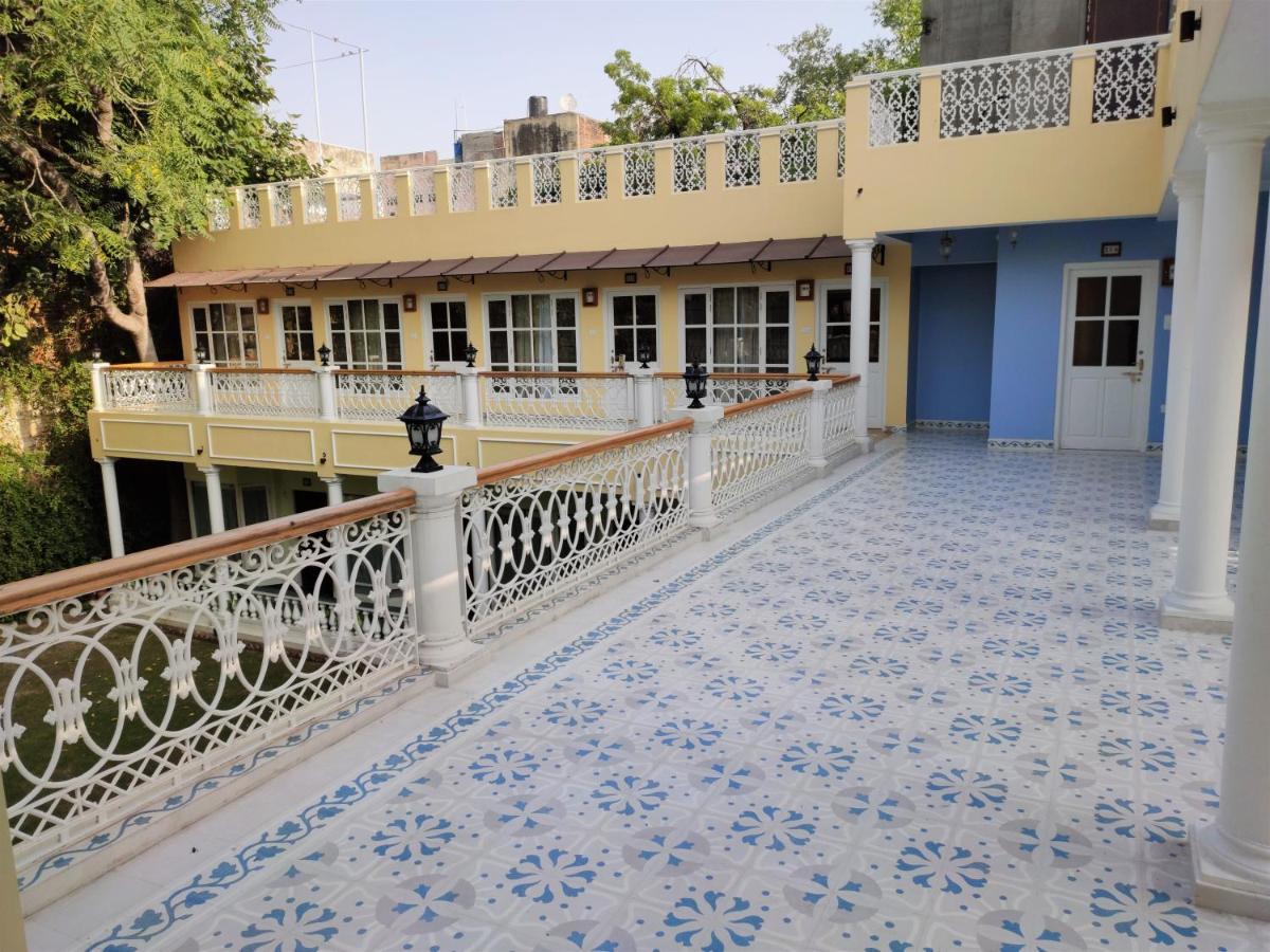 Hotel Jai Niwas Джайпур Екстериор снимка