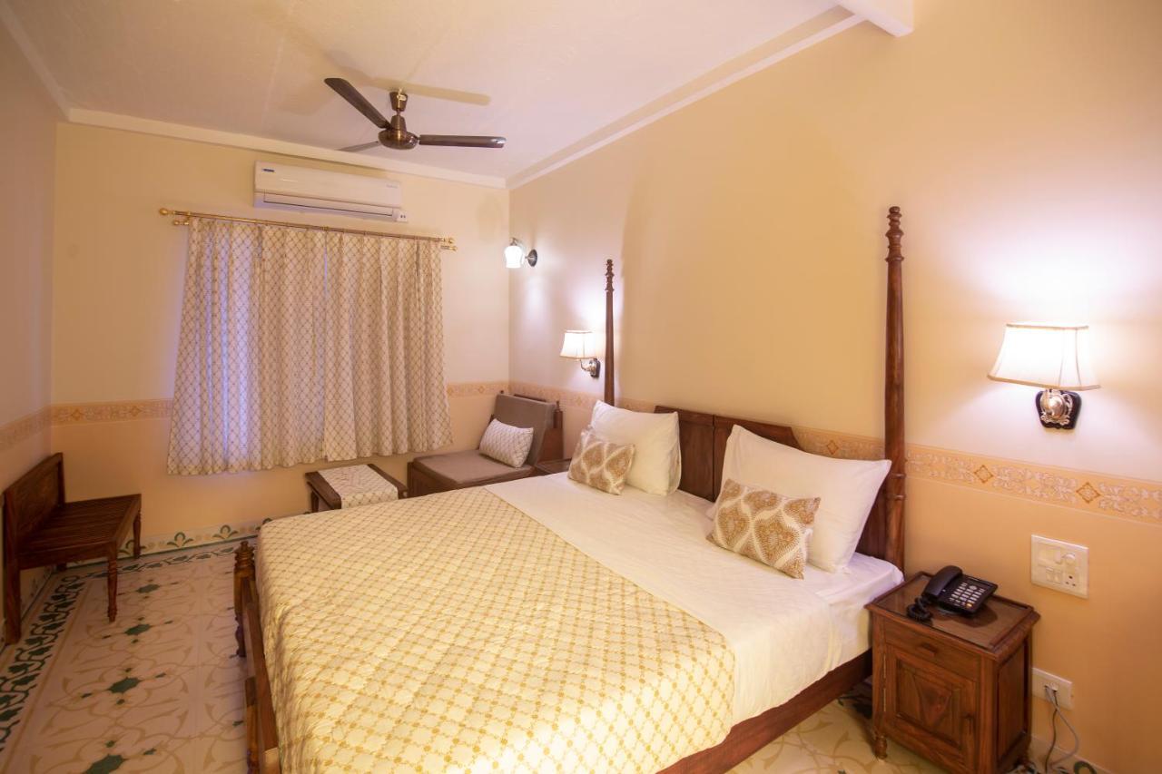 Hotel Jai Niwas Джайпур Екстериор снимка