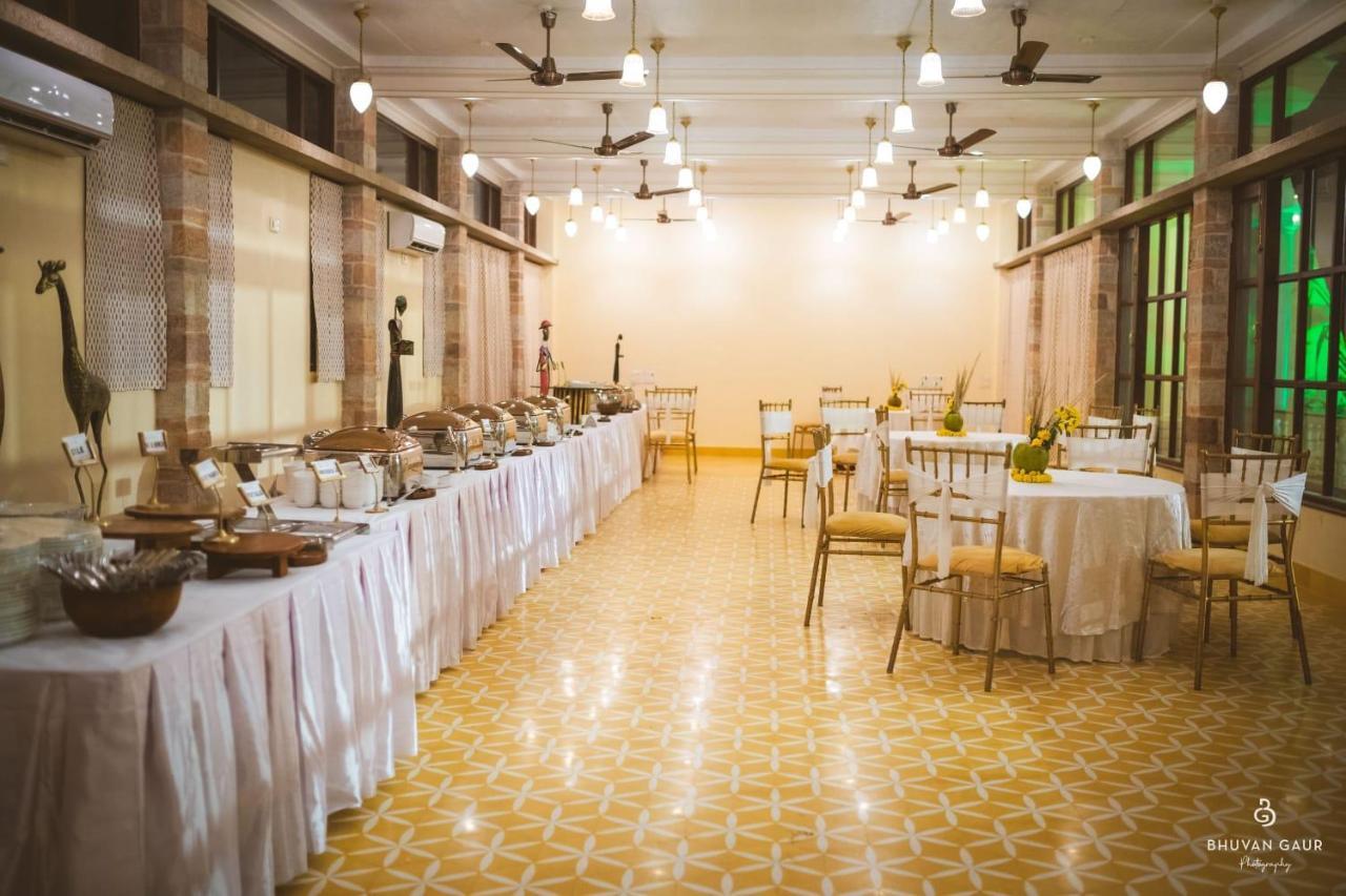 Hotel Jai Niwas Джайпур Екстериор снимка