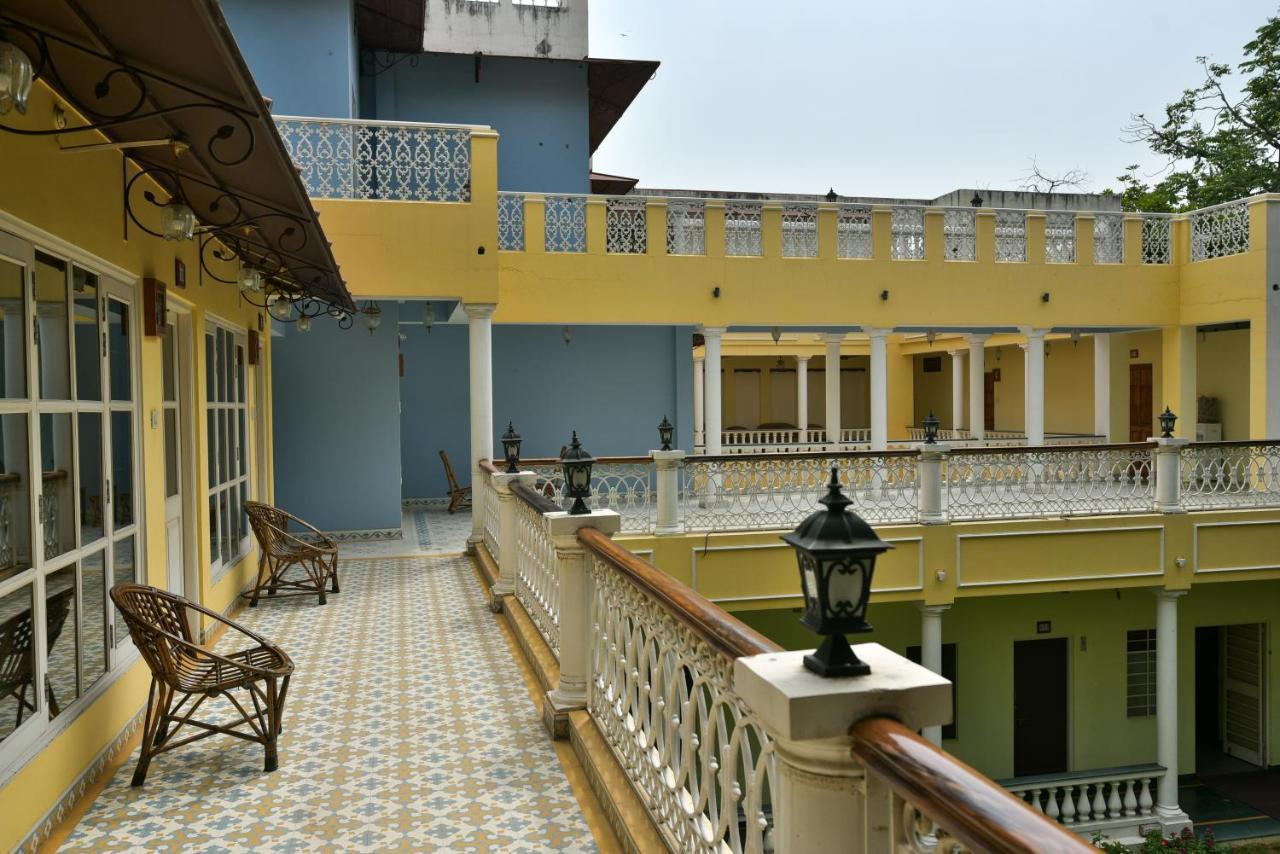 Hotel Jai Niwas Джайпур Екстериор снимка