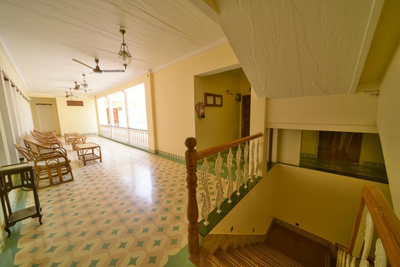 Hotel Jai Niwas Джайпур Екстериор снимка
