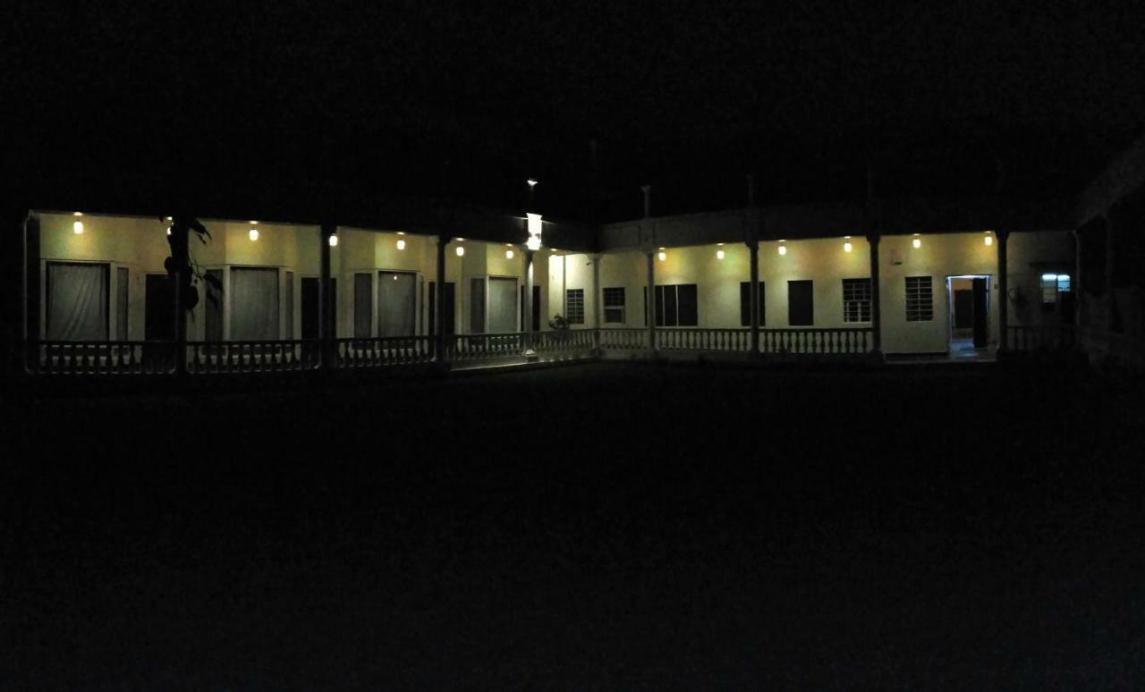 Hotel Jai Niwas Джайпур Екстериор снимка