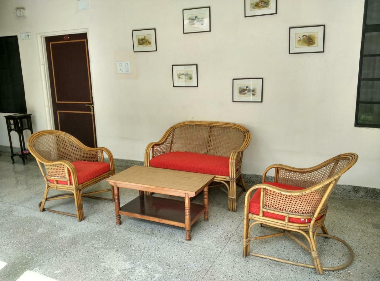 Hotel Jai Niwas Джайпур Екстериор снимка