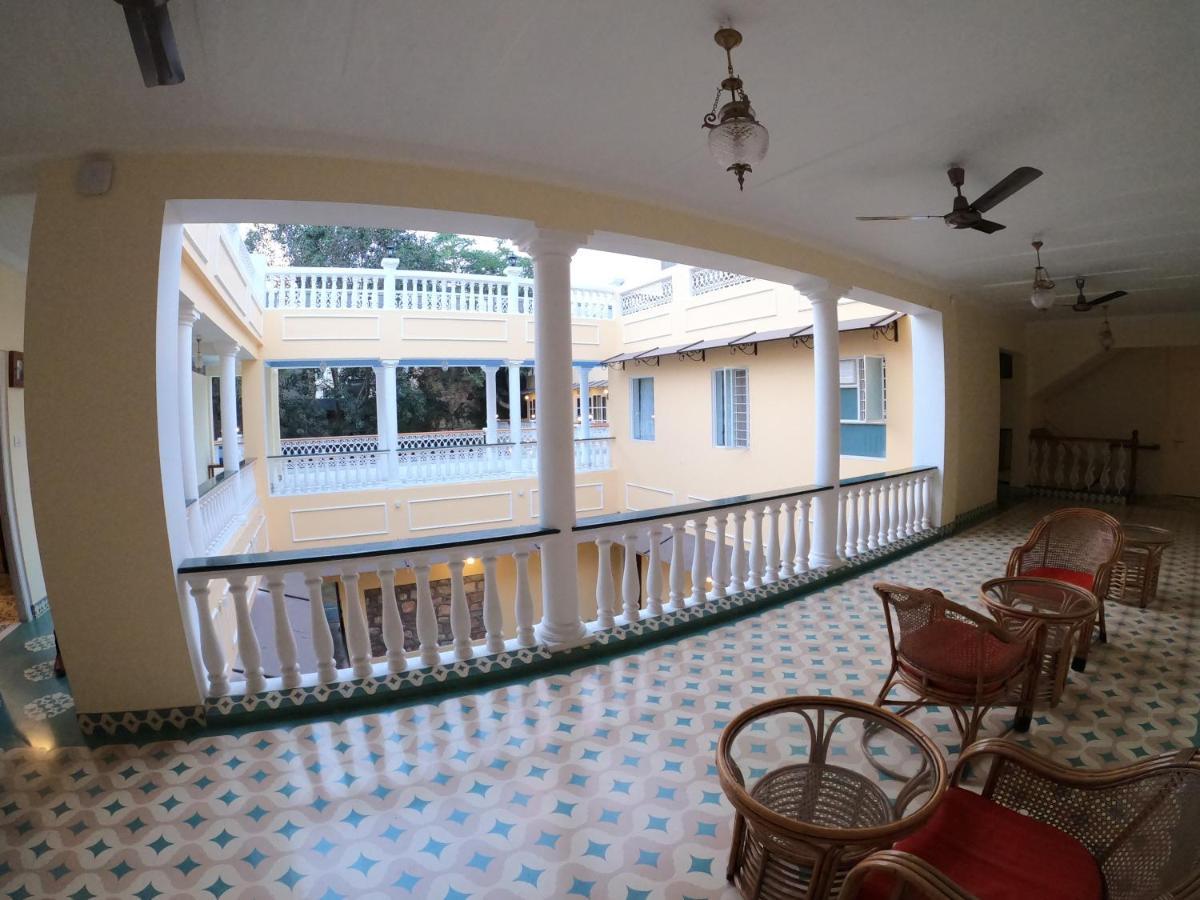 Hotel Jai Niwas Джайпур Екстериор снимка