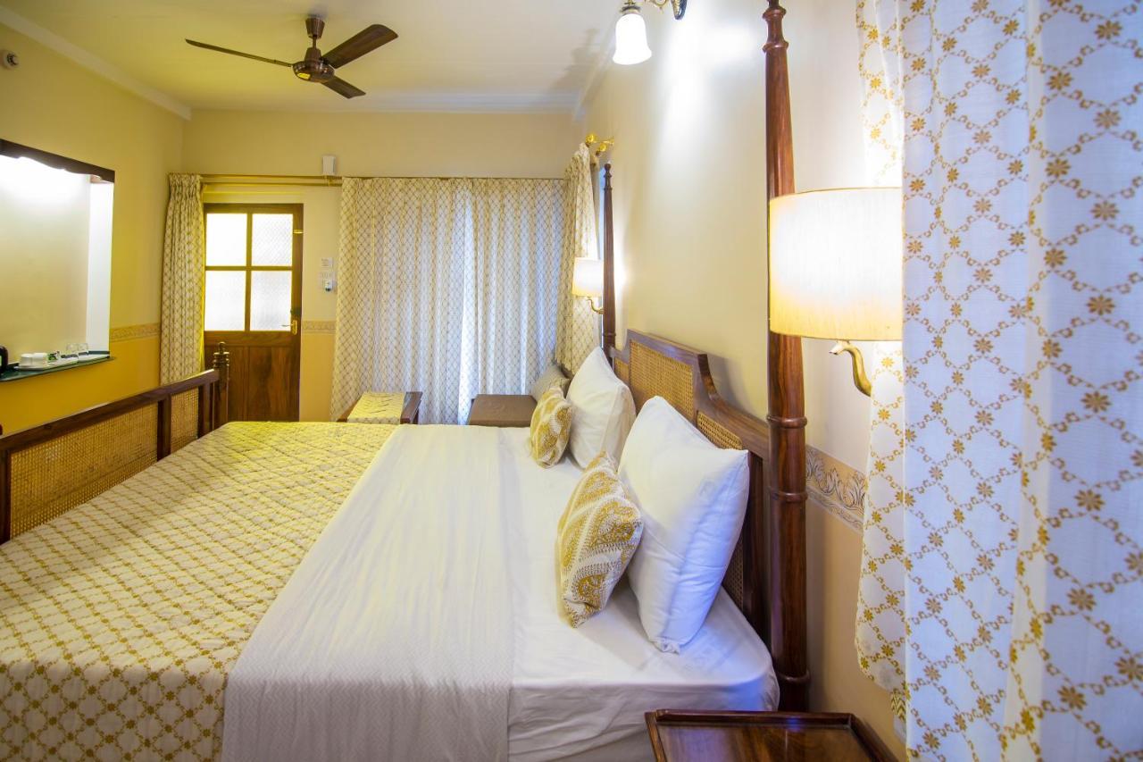 Hotel Jai Niwas Джайпур Екстериор снимка